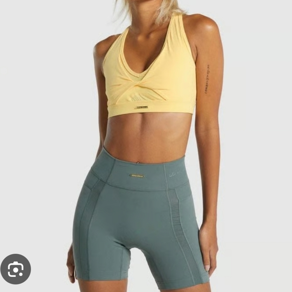 Gymshark × Whitney Simmons V3 Mesh Shorts - Eucalyptus size Small - Picture 3 of 6
